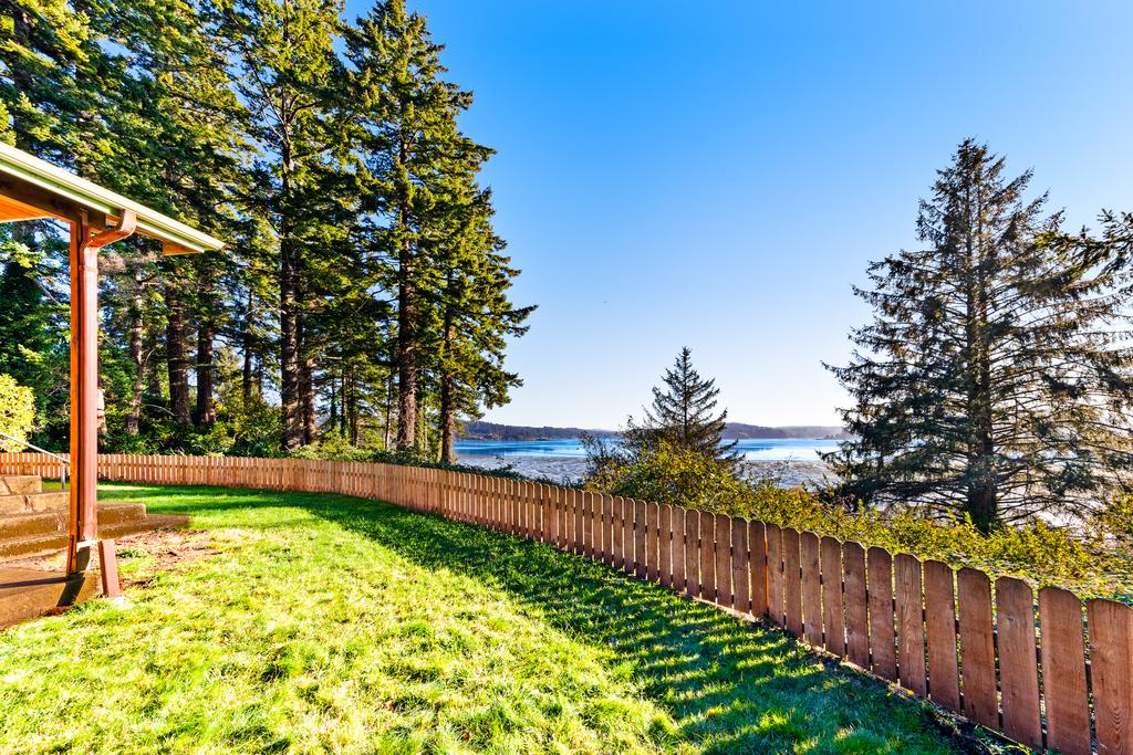 Escape At Yaquina Bay - thumb 3