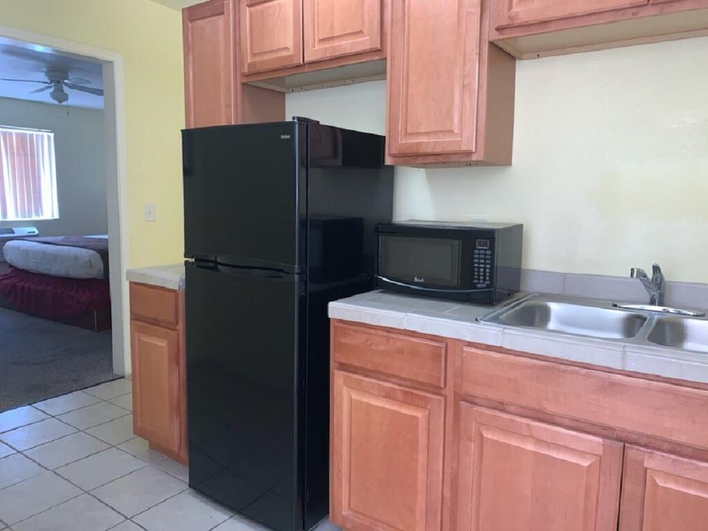 Europa Inn & Suites - thumb 1