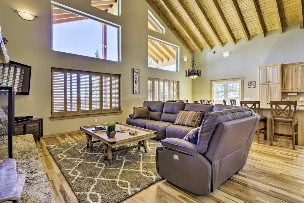 Event-Friendly Home With Game Room & Mtn Views! - thumb 3