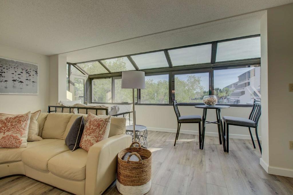 Excelsior Beach To Bay-Bayside - thumb 1