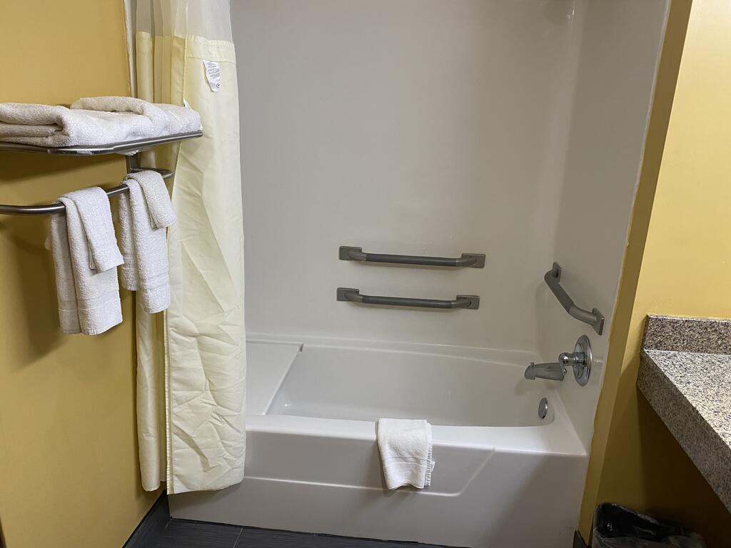 Executive Inn - thumb 1