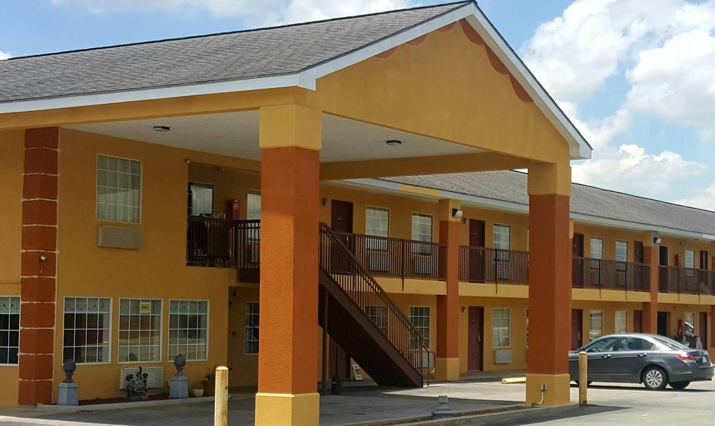 Executive Inn - thumb 0
