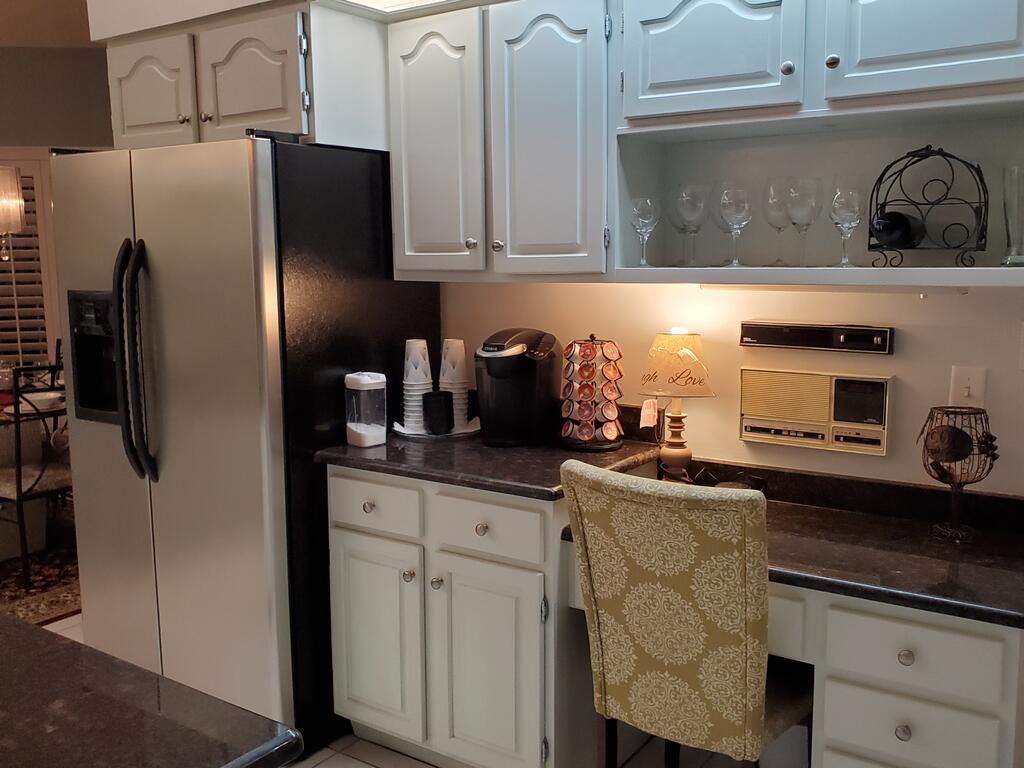 Executive Luxury Furnished House Centrally Located In Panama City, FL - thumb 0