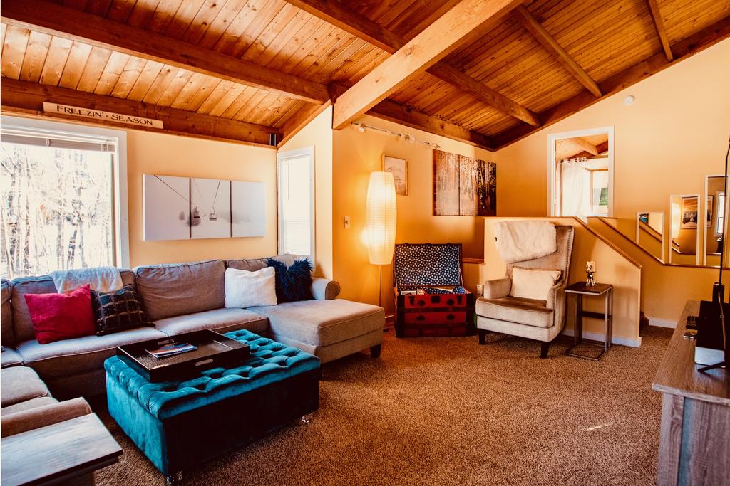 Exposed Beam 3BR Modern Mountain Retreat - thumb 1