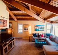 Exposed Beam 3BR Modern Mountain Retreat - Tourism Bookings