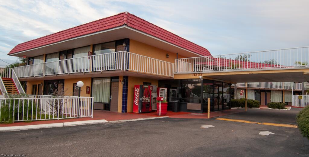 Express Inn & Suites - 5 Miles From St Petersburg Clearwater Airport - thumb 1