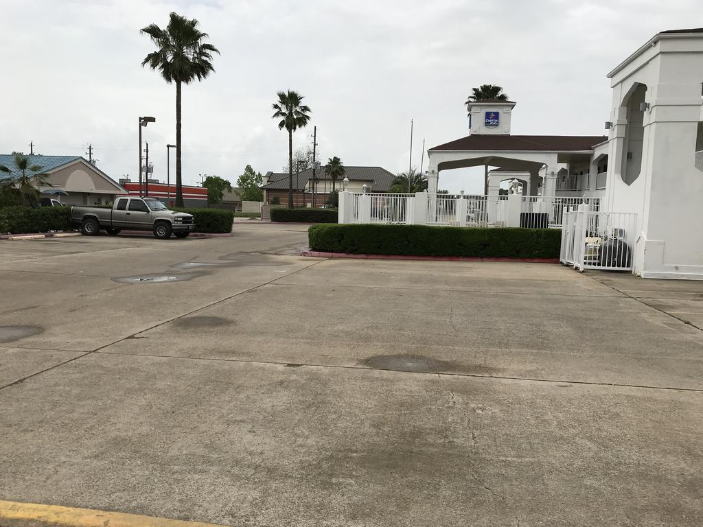 Express Inn Tomball - thumb 2