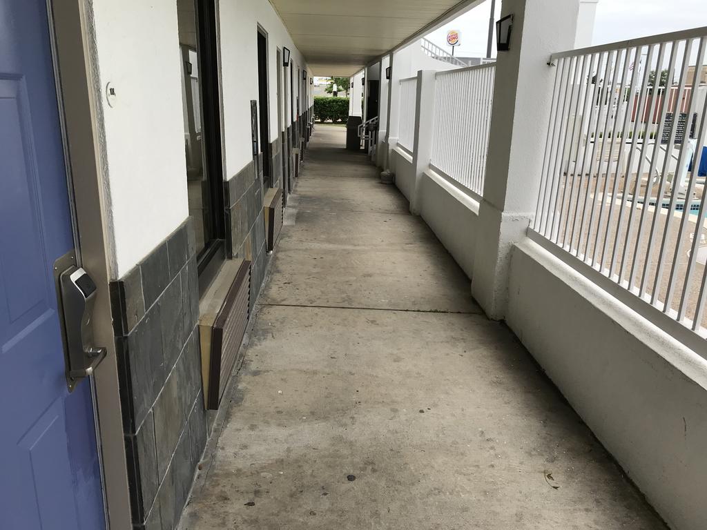Express Inn Tomball - thumb 3