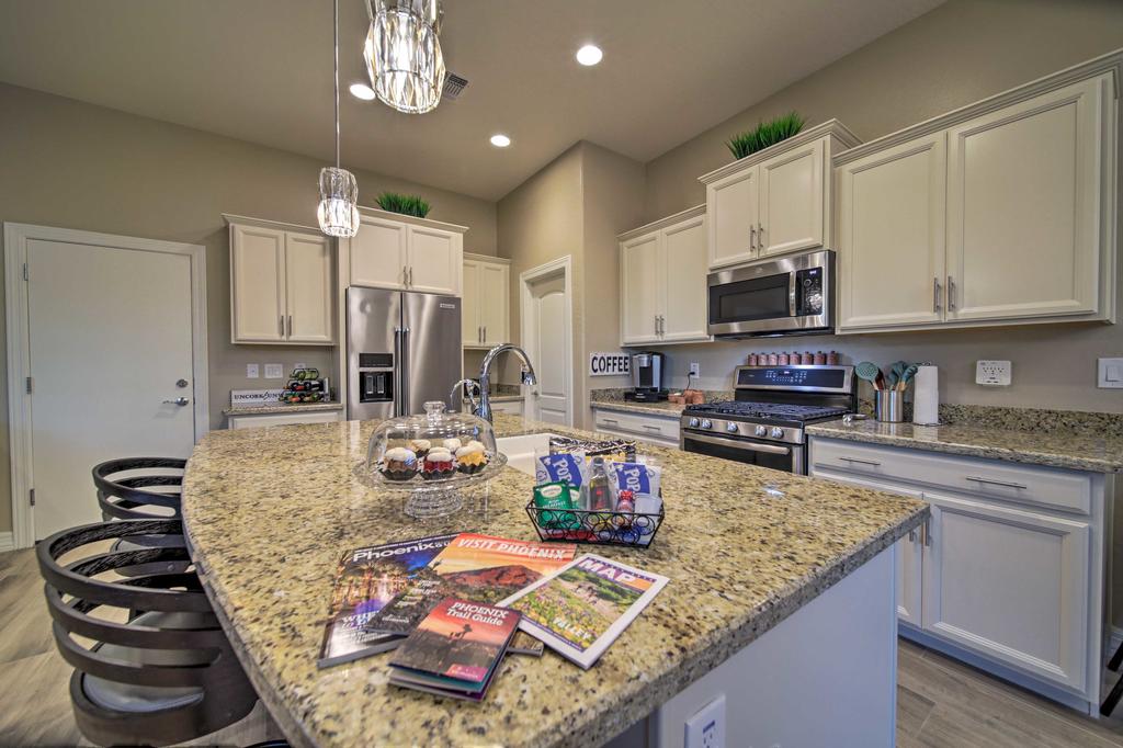 Family-Friendly Goodyear Home W/ Pool Access! - thumb 3