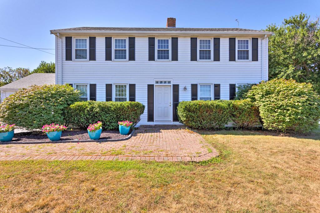 Fantastic Plymouth House With Huge Deck And Ocean Views - thumb 1