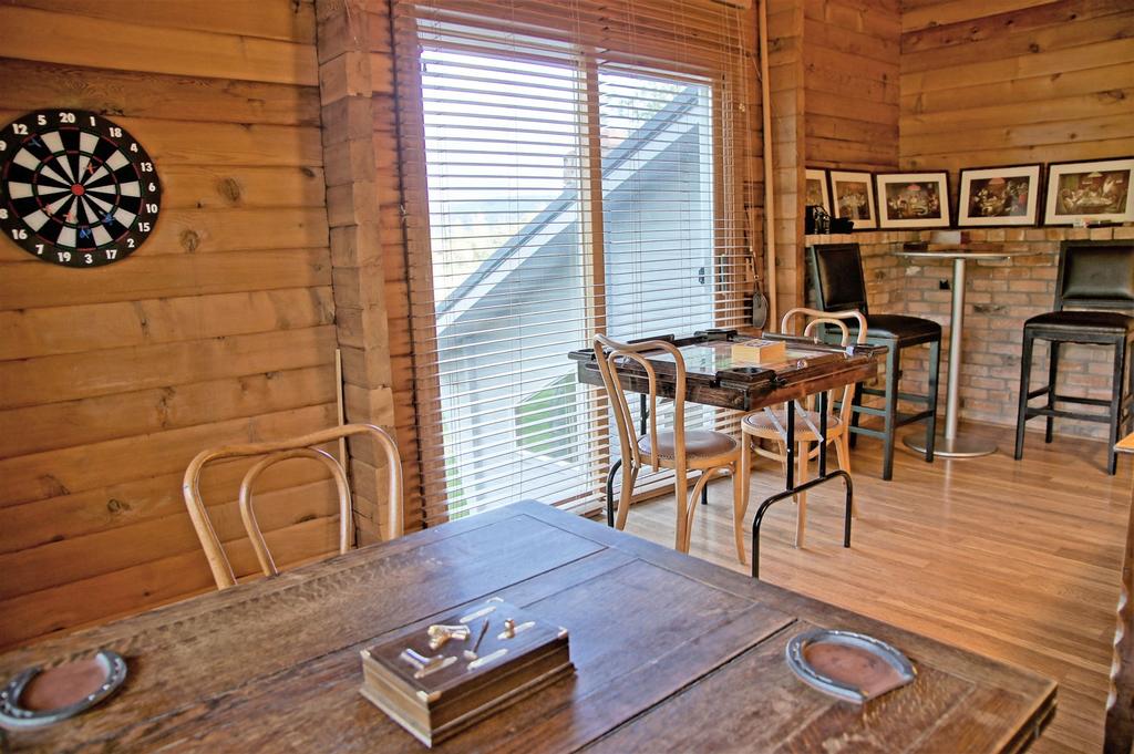 Field And Stream Chalet (213264-2681) Home - thumb 3