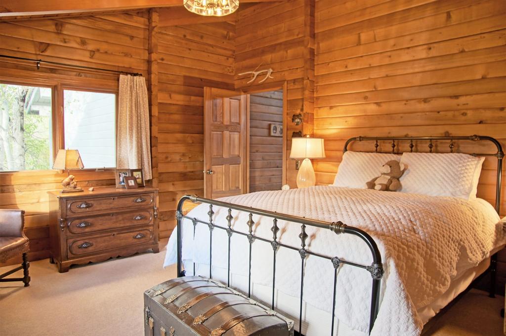 Field And Stream Chalet (213264-2681) Home - thumb 2