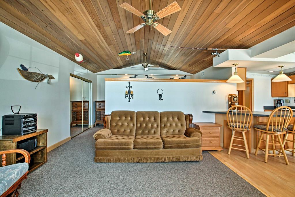 Fort Atkinson Cottage With Deck At Lake Koshkonong! - thumb 3