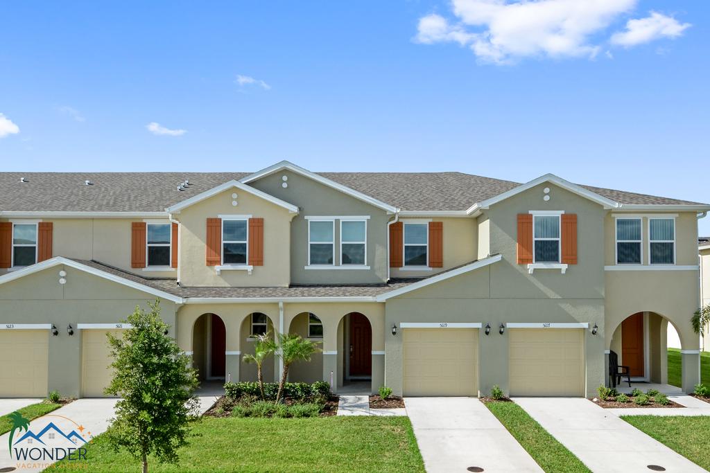 Four Bedrooms Townhome 5119 - thumb 0