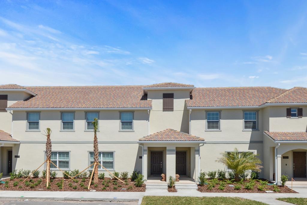 Four Bedrooms W/ Game & Pool 4900 - thumb 1