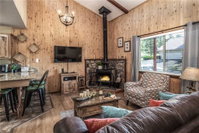 Fox Hollow Condo 02 2 Bedrooms Sleeps 6 WiFi Wood Stove Tourism Bookings