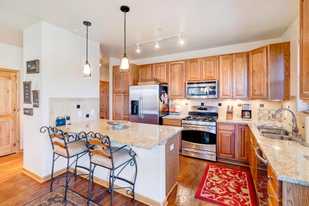 FREE Activities Daily WiFi & Shuttle - Downtown Luxury Condo 531 Near Resort Pool Club House - thumb 1