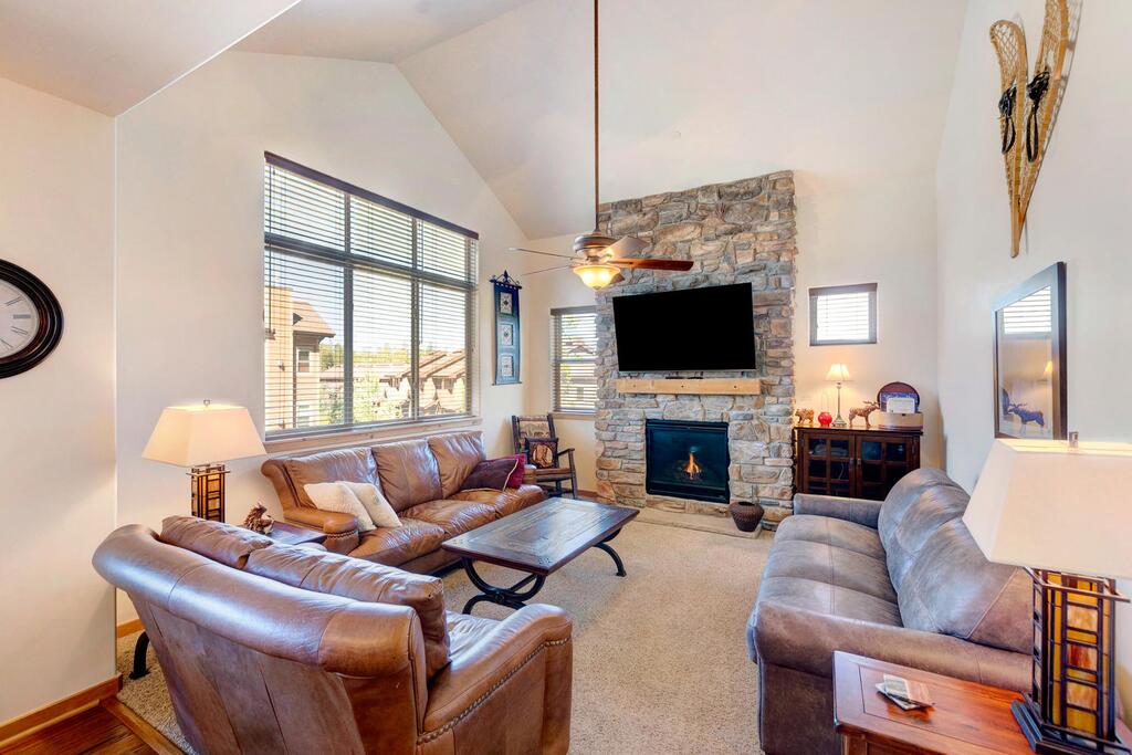 FREE Activities Daily WiFi & Shuttle - Downtown Luxury Condo 531 Near Resort Pool Club House - thumb 3