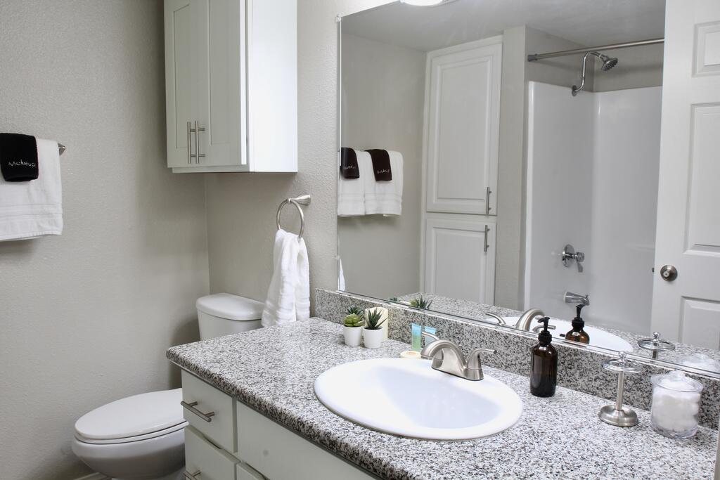 Free Parking - CHOC & St Joseph's Adjacent - STUDIO - thumb 3