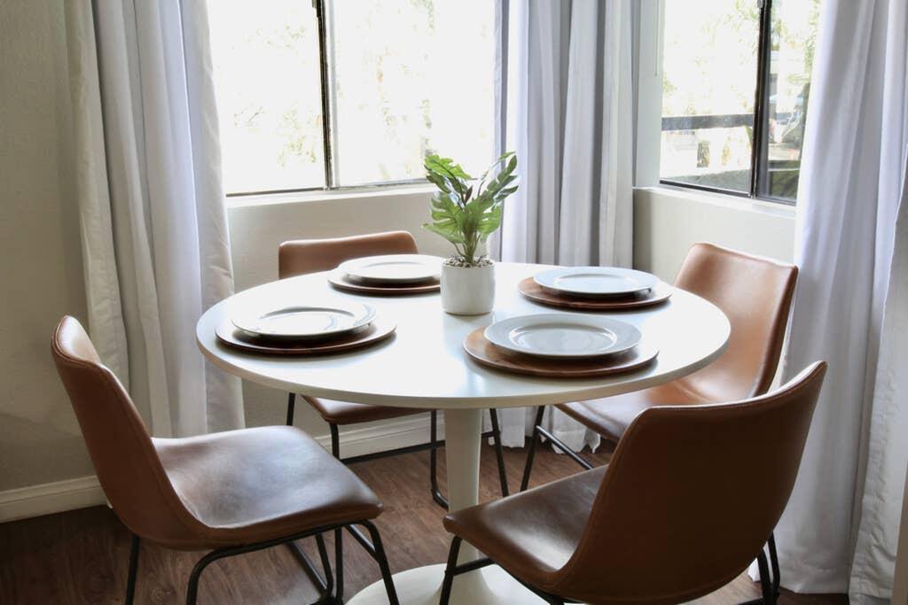 Free Parking - CHOC And St Joseph's Hospital Adjacent - 1 Bedroom Apartment - thumb 2