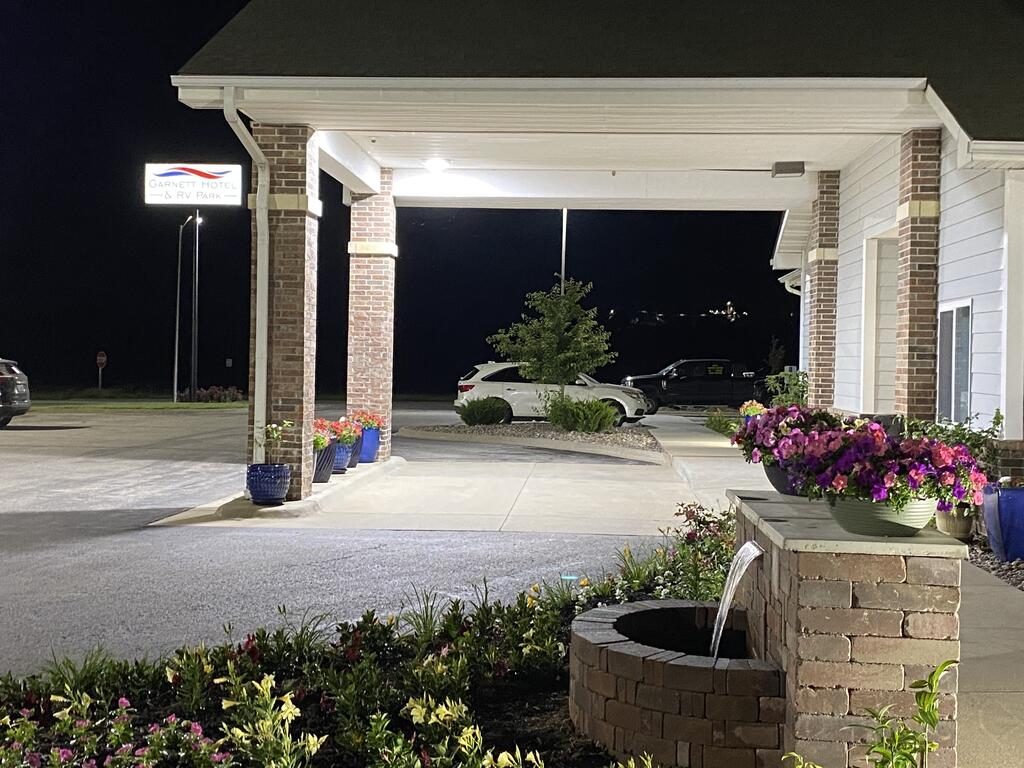Garnett Hotel & RV Park - thumb 0