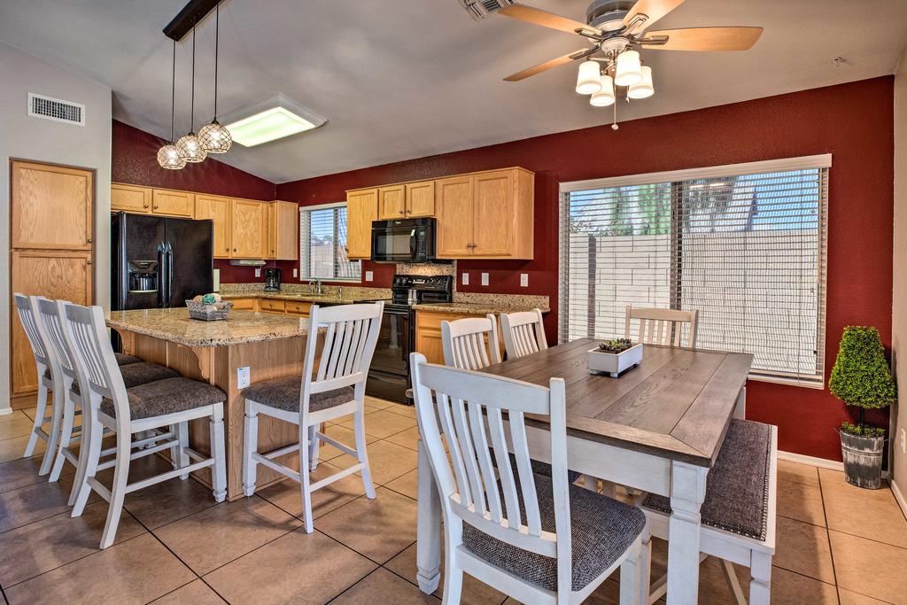 Gilbert Retreat With Outdoor Kitchen & Private Pool! - thumb 3