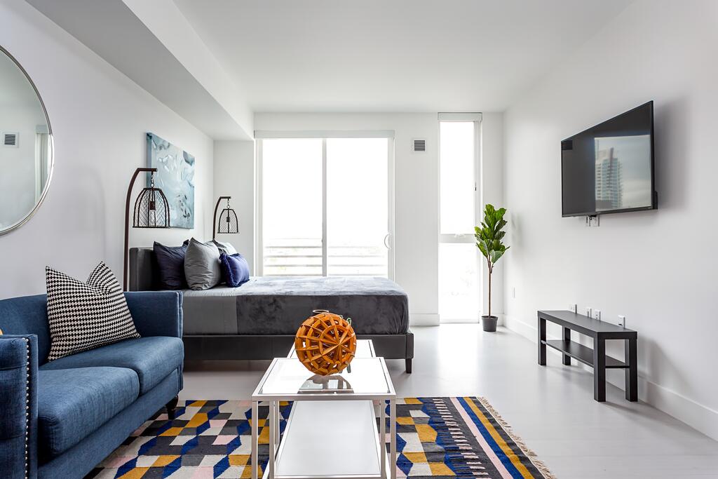 Glendale Masterpiece APT - thumb 1