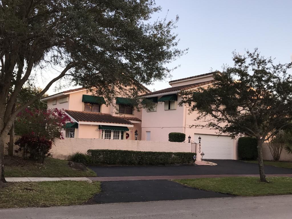 GOLF COURSE, WATERFRONT WITH POOL - thumb 1
