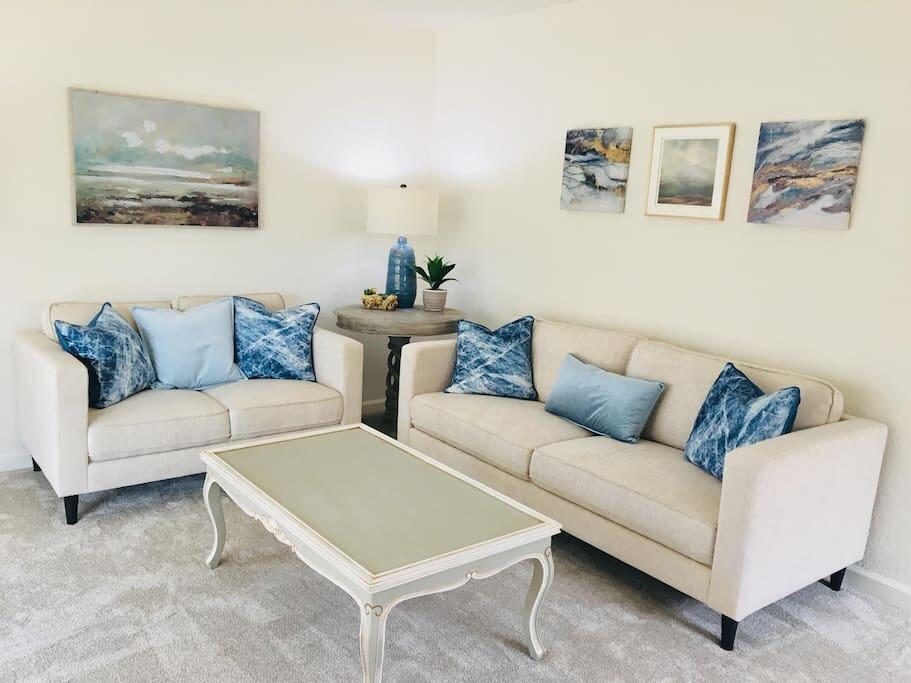 Gorgeous & Spacious Home Just 1 Mile To The Beach With A Private Yard - thumb 1