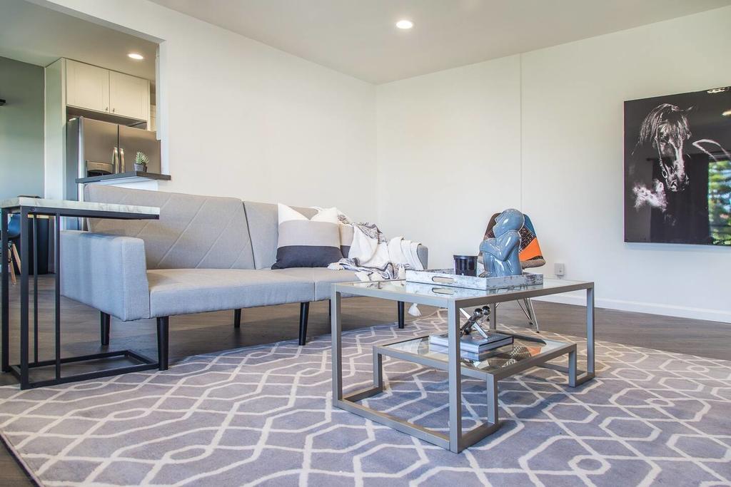 Gorgeous Apartment-Downtown Glendale- Access To LA - thumb 0