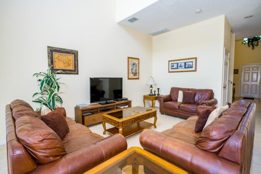 Gorgeous Glenbrooke - 7 Bedrooms - Sleeps 14 Home - thumb 2