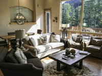 Gorgeous home in Quiet East Vail Tourism Bookings