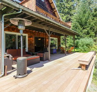 Goss Lake Getaway - USA Accommodation