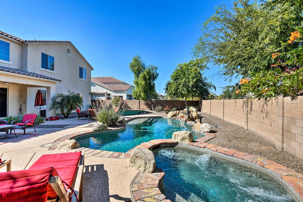 Grand Gilbert Home With Private Pool & Fire Pit! - thumb 1