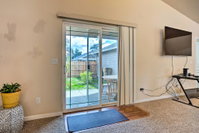 Grants Pass Home - 1 Mi to Downtown and Rogue River Tourism Bookings