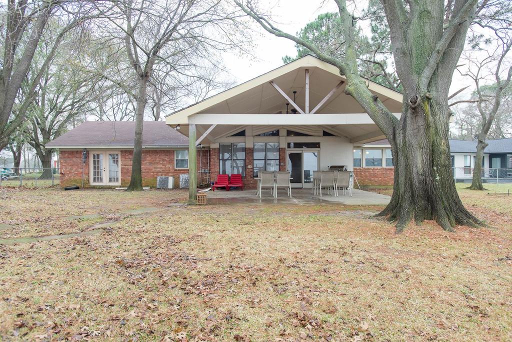 Great Texas Lakefront On CedarCreek Lake - thumb 1
