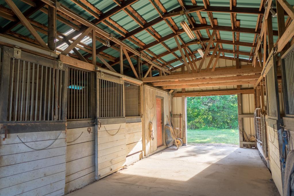 Green Gate Suites And Stables - thumb 1