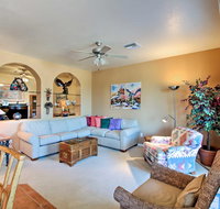 Green Valley Townhome with Pool Access Golf Nearby - Tourism Bookings