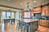 Group-Friendly Hood River House with Deck Game Room Tourism Bookings