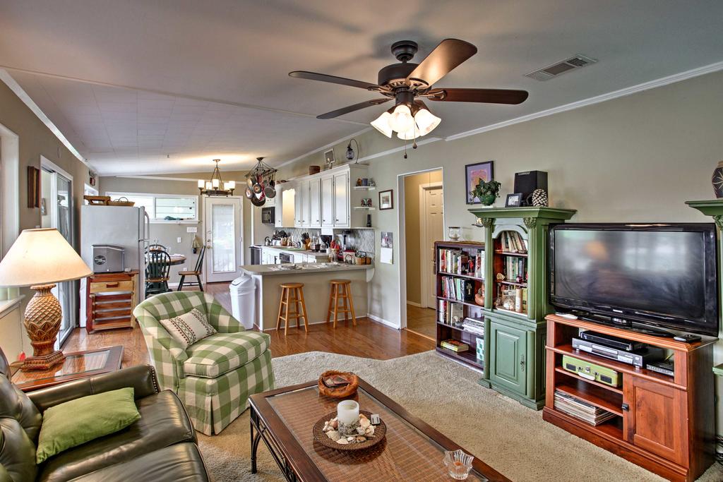 Gun Barrel City Cottage With Boat House And Deck! - thumb 3