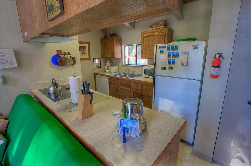 Gunbarrel Getaway By Lake Tahoe Accommodations - thumb 3