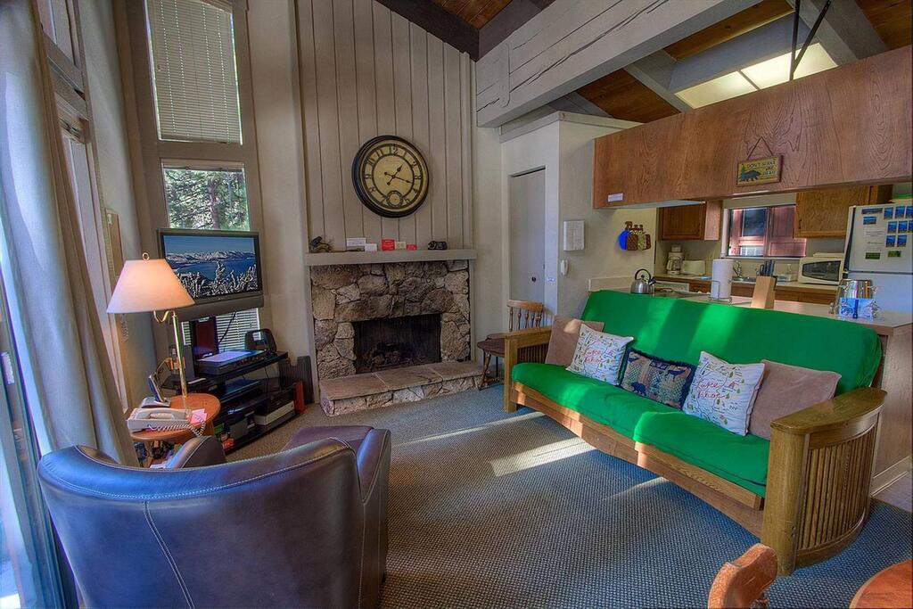 Gunbarrel Getaway By Lake Tahoe Accommodations - thumb 2