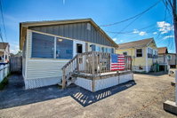 Hampton Cottage - Walk to Beaches and Marina Tourism Bookings