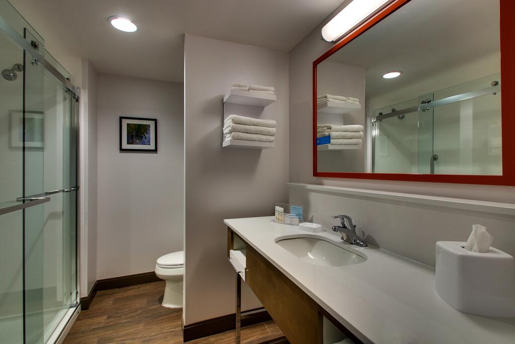 Hampton Inn & Suites By Hilton Southport - thumb 1