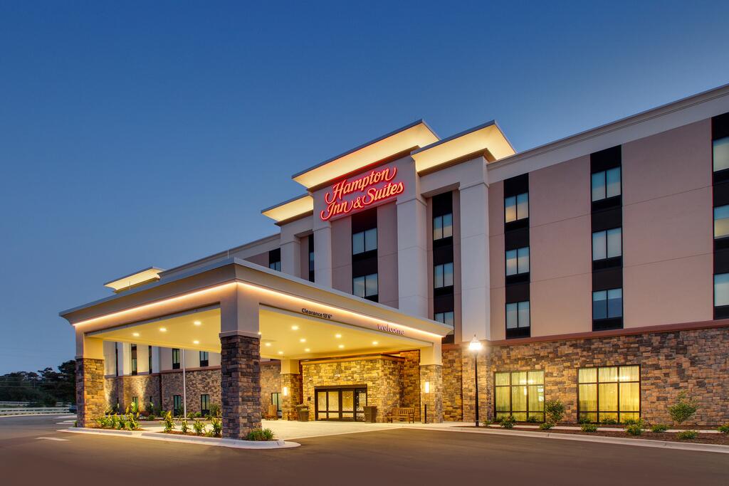 Hampton Inn & Suites By Hilton Southport - thumb 0