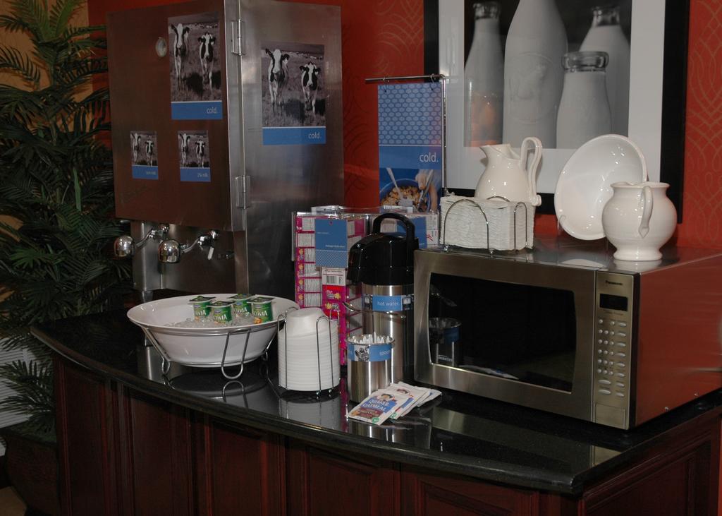 Hampton Inn & Suites Corsicana - thumb 0