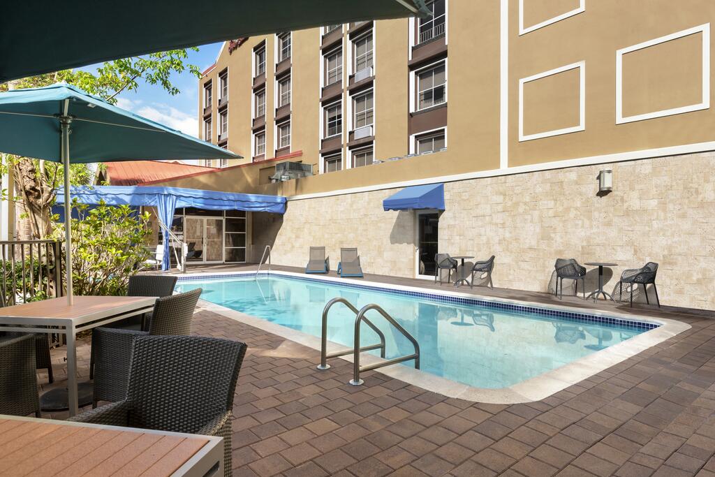 Hampton Inn & Suites Fort Lauderdale Airport - thumb 1