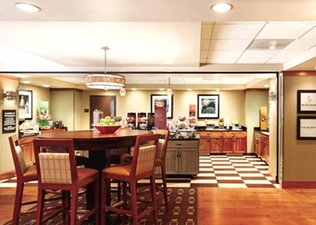 Hampton Inn & Suites Lake George - thumb 3