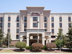 Hampton Inn & Suites Largo