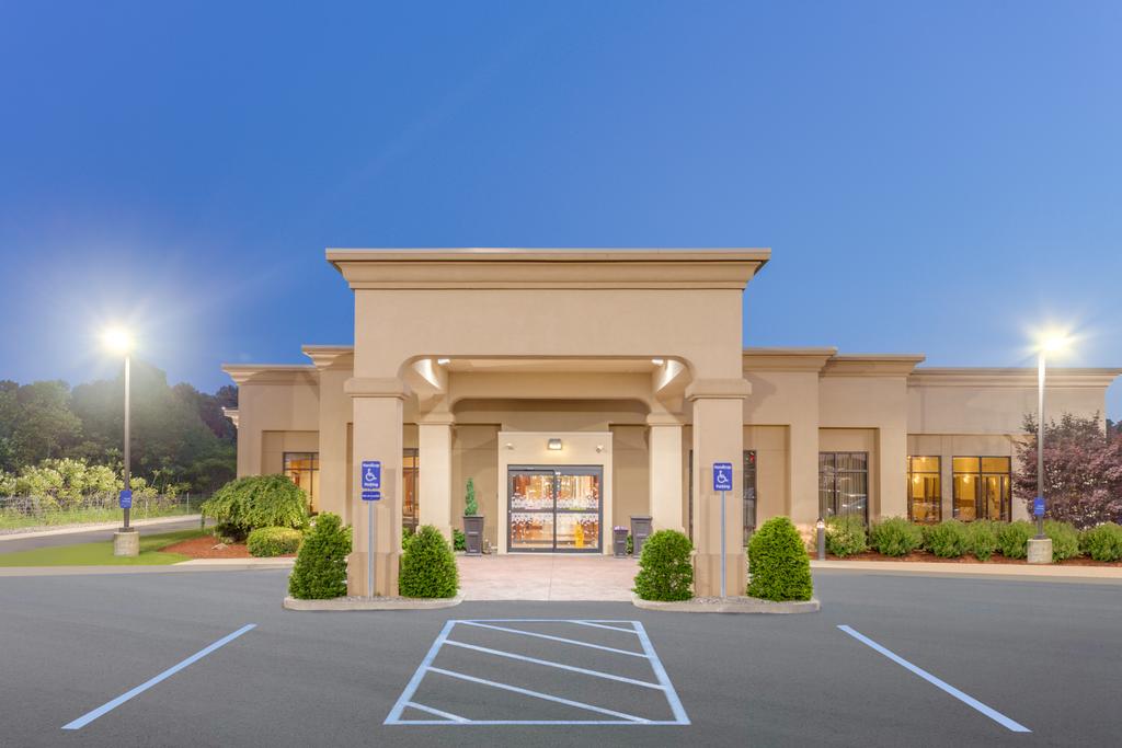 Hampton Inn Auburn - thumb 3